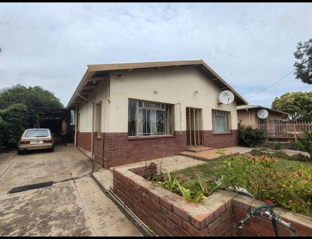4 BEDROOM HOUSE FOR SALE IN PRETORIA GARDENS